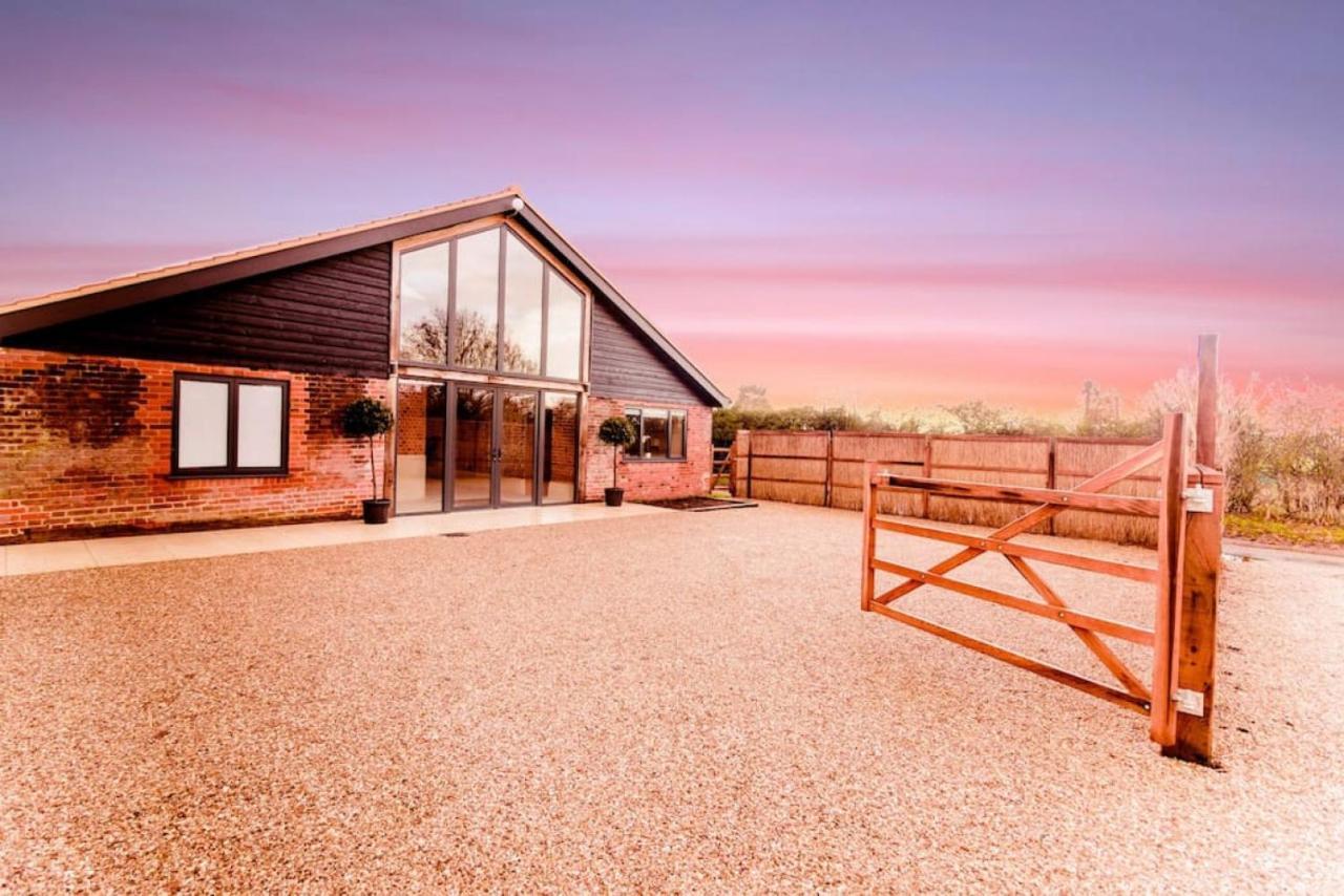 Beautiful Barn Conversion Close To The Broads Dilham Exterior photo